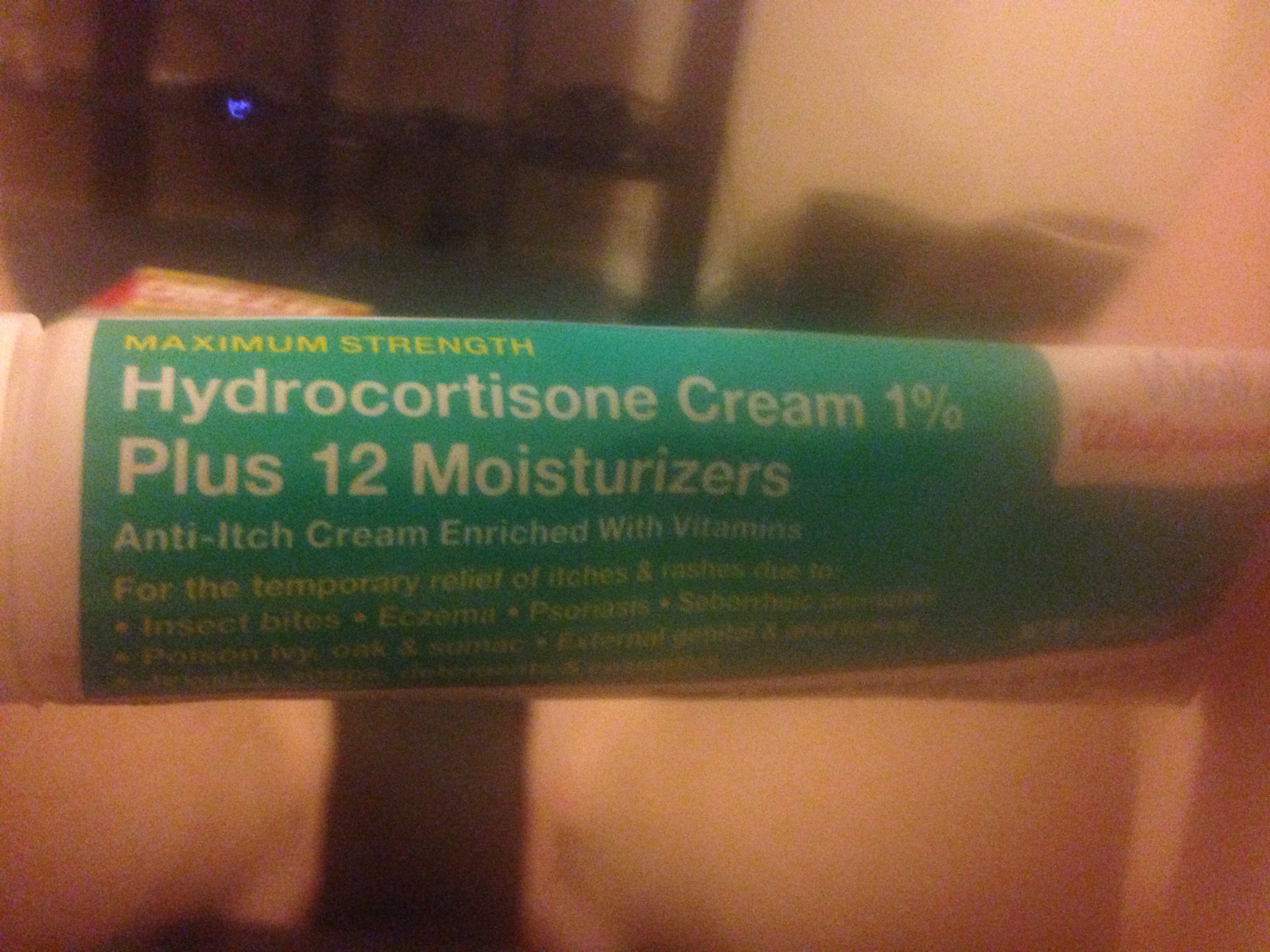 can you put hydrocortisone cream on baby acne
