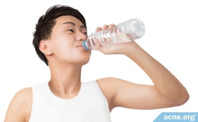 Will Staying Hydrated Help Keep Your Skin Clear?